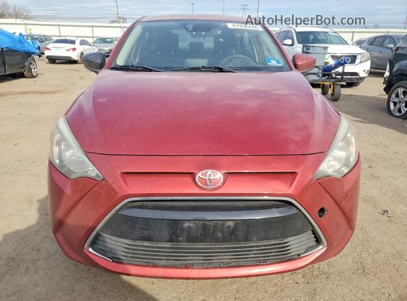 3MYDLBYV9JY323220 2018 TOYOTA YARIS Красный Вид спереди