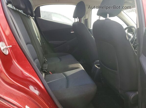 3MYDLBYV9JY323220 2018 TOYOTA YARIS Красный Вид задних сидений