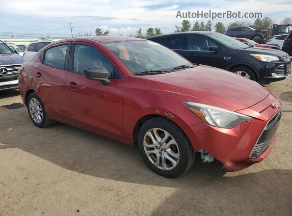 3MYDLBYV9JY323220 2018 TOYOTA YARIS Красный Передняя правая четверть