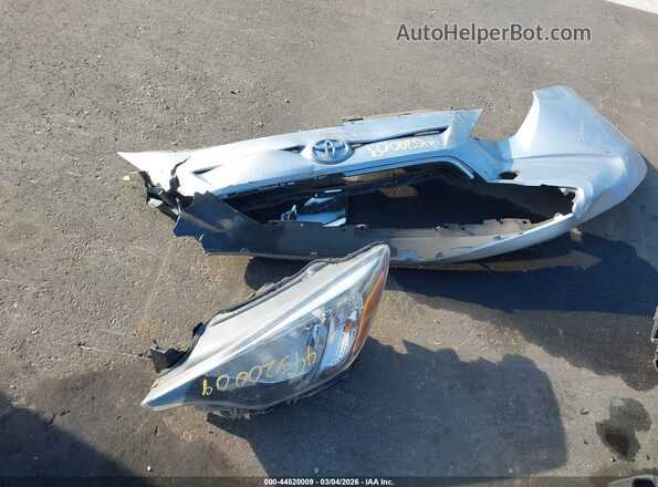 3MYDLBYV9KY516341 2019 TOYOTA YARIS Silver Vista del cuadro de instrumentos