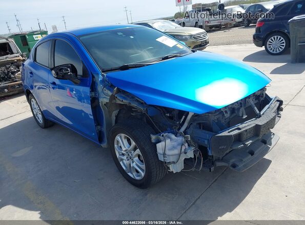 3MYDLBYVXHY158207 2017 TOYOTA YARIS IA Синий Передняя правая четверть