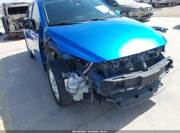 3MYDLBYVXHY158207 2017 TOYOTA YARIS IA Синий Вид спереди