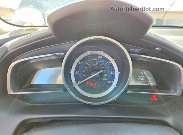 3MYDLBYVXHY174455 2017 TOYOTA YARIS Белый Вид щитка приборов