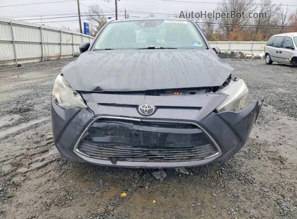 3MYDLBYVXHY180367 2017 TOYOTA YARIS Charcoal Front view