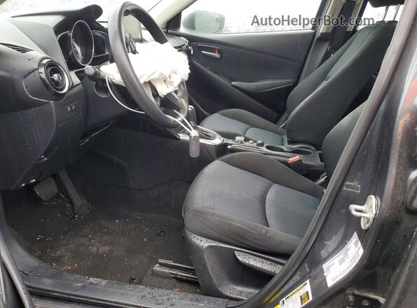 3MYDLBYVXHY180367 2017 TOYOTA YARIS Charcoal Front interior view