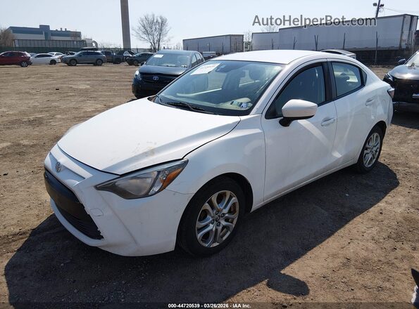 3MYDLBYVXHY181468 2017 TOYOTA YARIS IA White Передня ліва чверть