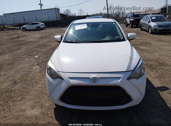 3MYDLBYVXHY181468 2017 TOYOTA YARIS IA White Вид щитка приладів