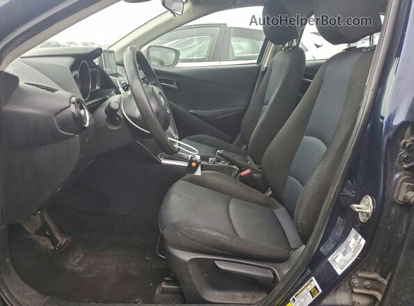 3MYDLBYVXJY304093 2018 TOYOTA YARIS Blue Widok wnętrza z przodu