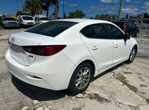 3MZBN1U76JM174755 2018 MAZDA 3 Белый Передняя правая четверть