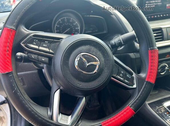 3MZBN1U76JM174755 2018 MAZDA 3 Белый Вид подкапотного пространства