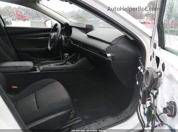 3MZBPAAL6MM204420 2021 MAZDA 3 Белый Вид салона спереди
