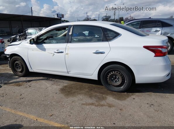 3N1AB7APXJY328443 2018 NISSAN SENTRA Белый Вид задней части салона