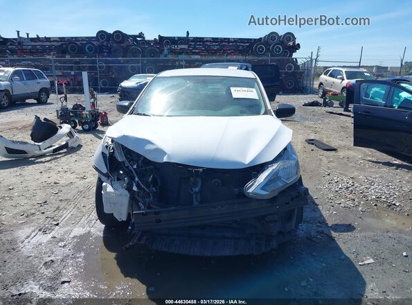 3N1AB7APXJY329883 2018 NISSAN SENTRA Белый Вид задней части салона