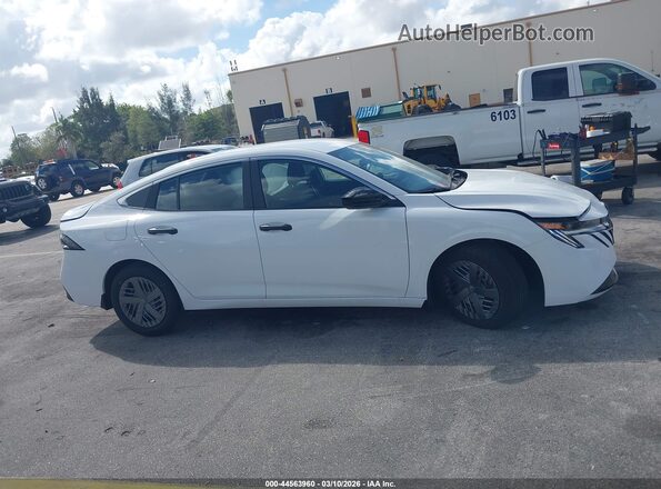 3N1AB9BV1TY222197 2026 NISSAN SENTRA Белый Вид задней части салона