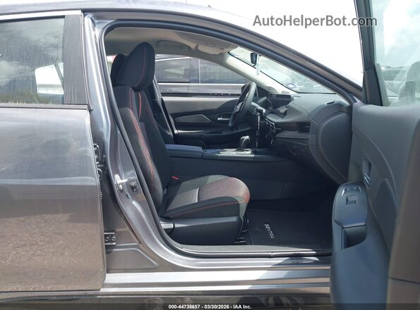 3N1AB9DV3TY239435 2026 NISSAN SENTRA Gray Widok wnętrza z przodu