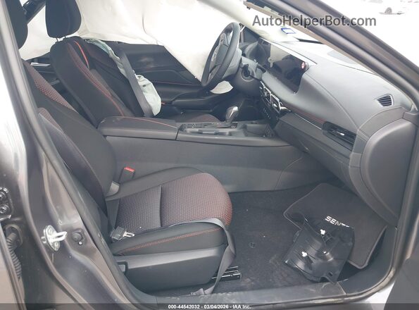 3N1AB9DV6TY249022 2026 NISSAN SENTRA Gray Вид салону спереду