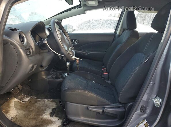 3N1CE2CP1JL359948 2018 NISSAN VERSA Серый Вид салона спереди