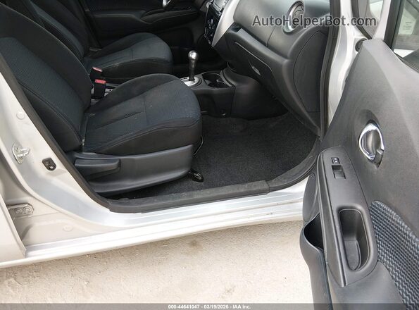 3N1CE2CP3GL353643 2016 NISSAN VERSA NOTE Silver Widok wnętrza z przodu