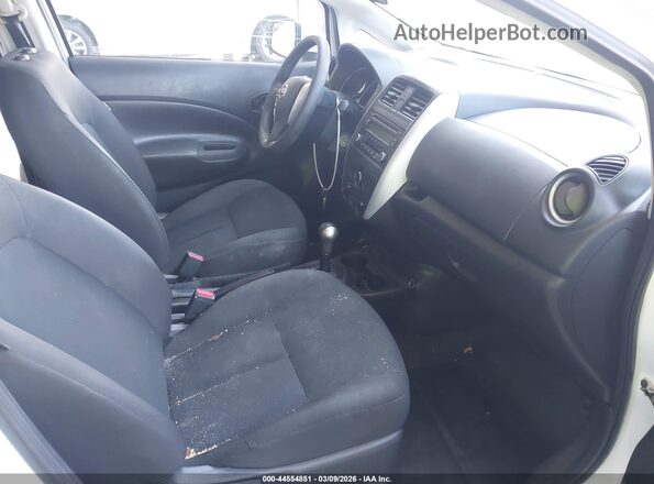 3N1CE2CP8HL377390 2017 NISSAN VERSA NOTE Белый Вид салона спереди