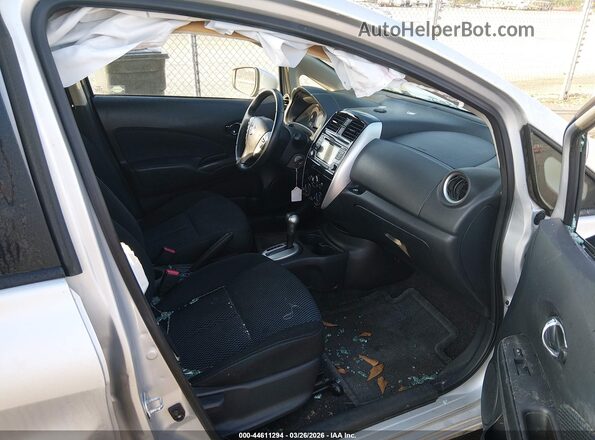 3N1CE2CPXGL390642 2016 NISSAN VERSA NOTE Серебряный Вид салона спереди