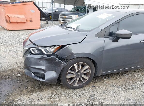 3N1CN8EV2ML807617 2021 NISSAN VERSA Серый Вид спереди