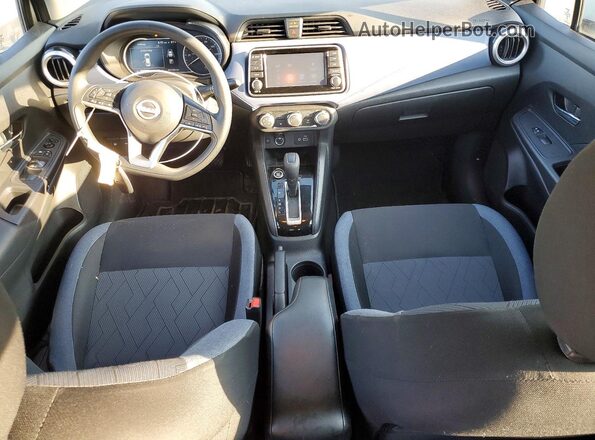 3N1CN8EV9PL861579 2023 NISSAN VERSA Серебряный Вид панели приборов