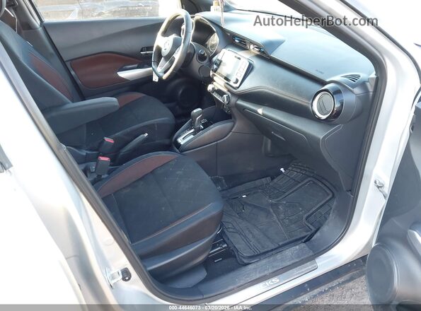 3N1CP5CU1KL471135 2019 NISSAN KICKS Silver Front interior view