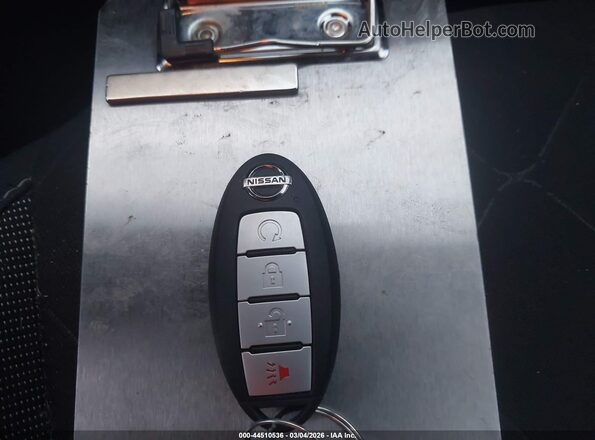 3N1CP5CU2JL541627 2018 NISSAN KICKS Белый Вид панели приборов