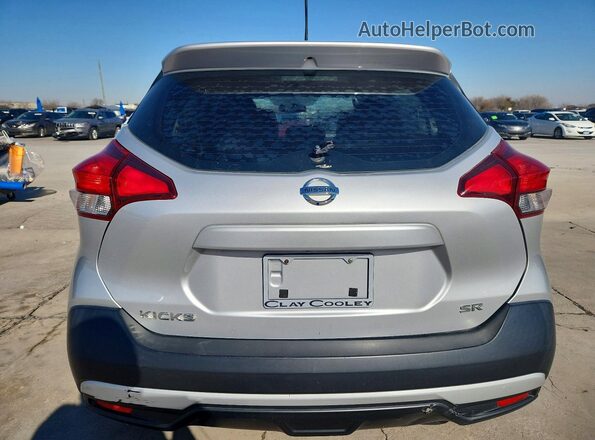 3N1CP5CU2KL481849 2019 NISSAN KICKS Silver Widok z tyłu