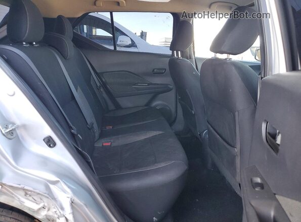 3N1CP5CU3JL518499 2018 NISSAN KICKS Серебряный Вид задней части салона