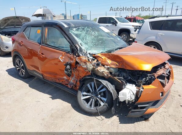 3N1CP5CU3KL566957 2019 NISSAN KICKS Оранжевый Передняя правая четверть