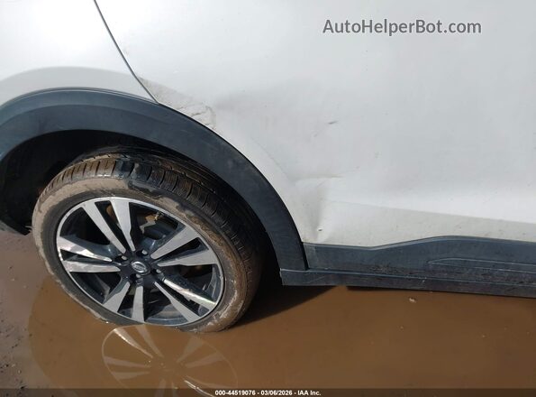 3N1CP5CU4JL514266 2018 NISSAN KICKS Белый Вид задней части салона