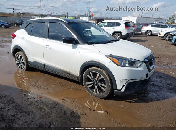 3N1CP5CU4JL514266 2018 NISSAN KICKS Белый Передняя правая четверть