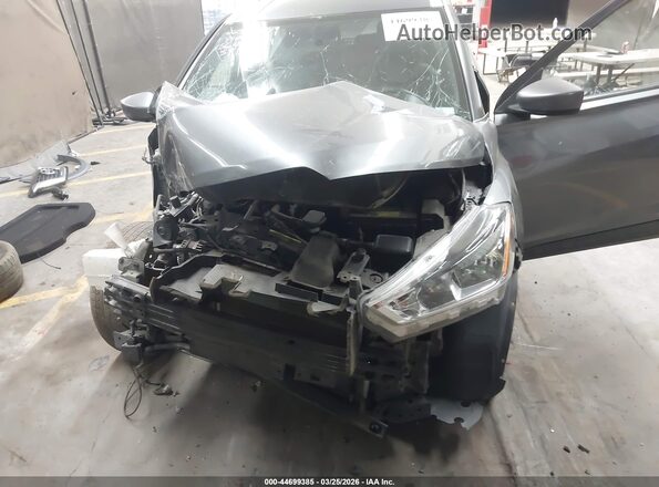 3N1CP5CU4JL535912 2018 NISSAN KICKS Gray Widok z przodu
