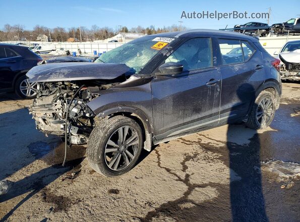 3N1CP5CU4JL546425 2018 NISSAN KICKS Серый Передняя левая четверть