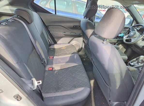 3N1CP5CU4KL526323 2019 NISSAN KICKS Silver Vista interior trasera