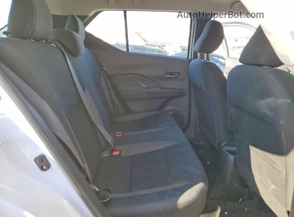 3N1CP5CU4KL534762 2019 NISSAN KICKS White Rear interior view