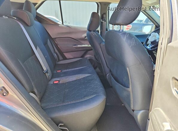 3N1CP5CU5KL559976 2019 NISSAN KICKS Gray Rear interior view