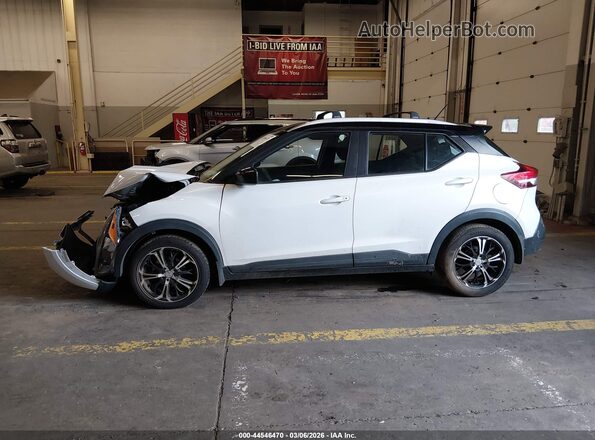 3N1CP5CU6JL520828 2018 NISSAN KICKS Белый Панорамный вид салона 360°
