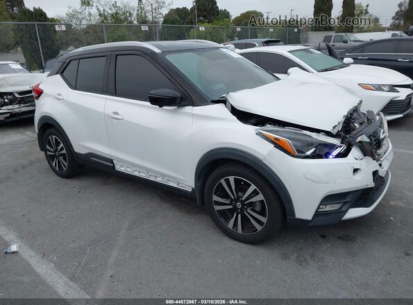 3N1CP5CU7KL519723 2019 NISSAN KICKS Белый Передняя правая четверть