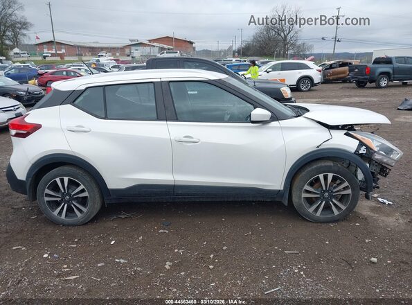 3N1CP5CU8JL514061 2018 NISSAN KICKS White Սալոնի 360 աստիճան տեսք