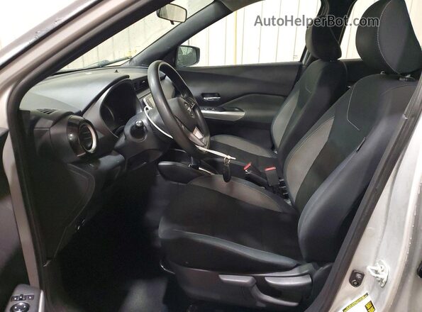 3N1CP5CU8KL548065 2019 NISSAN KICKS Серебряный Вид салона спереди