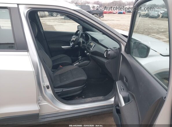 3N1CP5CU9KL528312 2019 NISSAN KICKS Silver Vista interior delantera