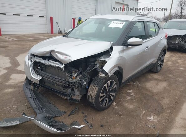 3N1CP5CU9KL528312 2019 NISSAN KICKS Silver Vista tres cuartos delantera izquierda