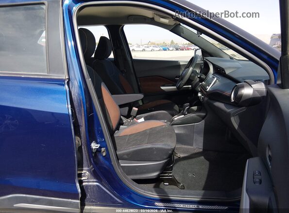 3N1CP5CUXJL534957 2018 NISSAN KICKS Синий Вид салона спереди