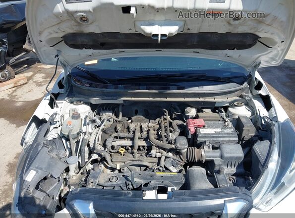 3N1CP5CUXKL539139 2019 NISSAN KICKS Белый Вид сзади