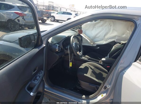 3N1CP5CV4RL555582 2024 NISSAN KICKS Gray Вид салону спереду