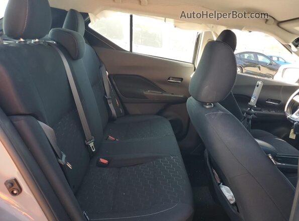 3N1CP5CV5RL472730 2024 NISSAN KICKS Silver Widok tylnych siedzeń