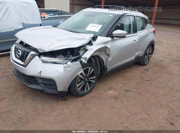 3N1CP5CV7LL557074 2020 NISSAN KICKS Silver Vista tres cuartos delantera izquierda