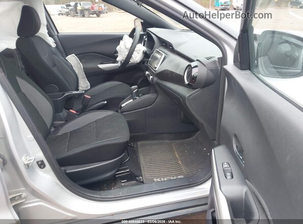 3N1CP5CV7LL557074 2020 NISSAN KICKS Silver Vista interior delantera